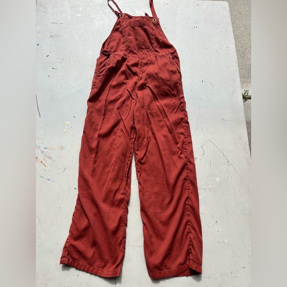 Woman's Billabong Jumpsuit Red Crimson Solid L Romper Summer City Beach Open - Picture 1 of 15